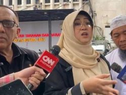 Dokter Tifa Surati Donald Trump Bongkar Alasan di Balik Ijazah Jokowi