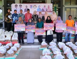 Pramuka Payakumbuh Salurkan 70 Paket Sembako Jelang Idulfitri